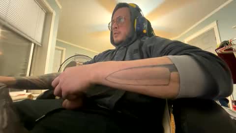 Snapshot of bigdom2k7 chatting on 04-09-26, 07:25 Bigdom1337 online show from 04-09-26, 07:25