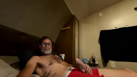 Snapshot of biggcock27 chatting on 09-27-25, 01:43 biggcock27 online show from 09-27-25, 01:43