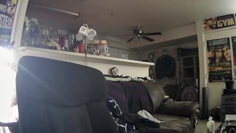 biggerisbetter21 online show from 01-25-25, 04:23