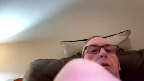 Snapshot of biggloves4bighands chatting on 01-06-26, 12:03 biggloves4bighands online show from 01-06-26, 12:03