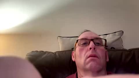 Snapshot of biggloves4bighands chatting on 01-08-26, 01:24 biggloves4bighands online show from 01-08-26, 01:24