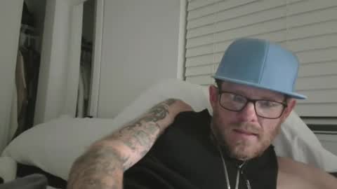 Snapshot of bigguy4funtime chatting on 09-18-25, 04:03 bigguy4funtime online show from 09-18-25, 04:03