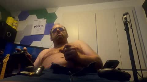 Snapshot of biggydee8989 chatting on 10-25-25, 10:56 biggydee8989 online show from 10-25-25, 10:56