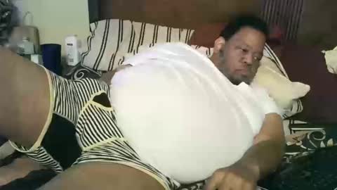 Snapshot of biggyscorpio chatting on 10-15-25, 05:18 biggyscorpio online show from 10-15-25, 05:18