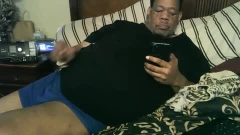 Snapshot of biggyscorpio chatting on 10-20-25, 05:41 biggyscorpio online show from 10-20-25, 05:41