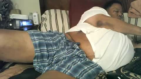 Snapshot of biggyscorpio chatting on 11-10-25, 02:32 biggyscorpio online show from 11-10-25, 02:32