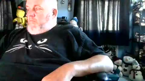 Snapshot of bighorneytony chatting on 10-21-25, 03:46 bighorneytony online show from 10-21-25, 03:46