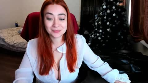 Snapshot of bigsmiletits chatting on 01-26-25, 09:40 Julia online show from 01-26-25, 09:40