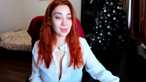 Snapshot of bigsmiletits chatting on 02-01-25, 06:43 Julia online show from 02-01-25, 06:43