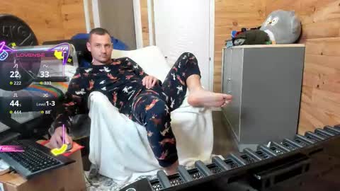 Snapshot of bigsshark chatting on 10-20-25, 07:03 bigsshark online show from 10-20-25, 07:03