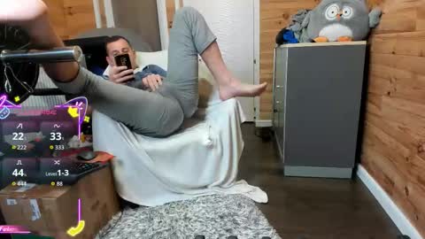 Snapshot of bigsshark chatting on 11-16-25, 09:31 bigsshark online show from 11-16-25, 09:31