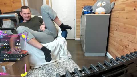 Snapshot of bigsshark chatting on 11-26-25, 09:27 bigsshark online show from 11-26-25, 09:27