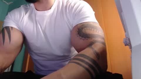 Snapshot of bigstallone chatting on 10-28-25, 11:51 BigStallion online show from 10-28-25, 11:51