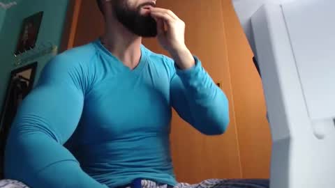 Snapshot of bigstallone chatting on 11-06-25, 12:11 BigStallion online show from 11-06-25, 12:11