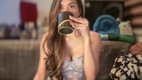 Yna     online show from 01-16-25, 04:50