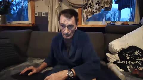 Snapshot of bigswe1 chatting on 12-31-24, 02:36 bigswe1 online show from 12-31-24, 02:36