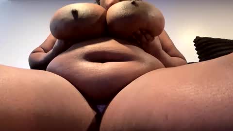 Snapshot of bigtiddygalore chatting on 04-28-26, 03:06 bigtiddygalore online show from 04-28-26, 03:06