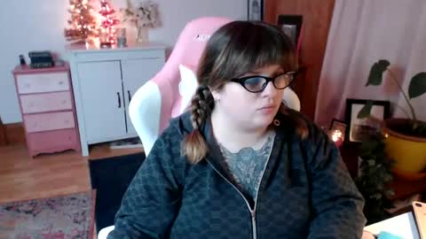 Snapshot of bigtiddygoddess chatting on 12-20-24, 02:08 Morgan Lafeuille online show from 12-20-24, 02:08