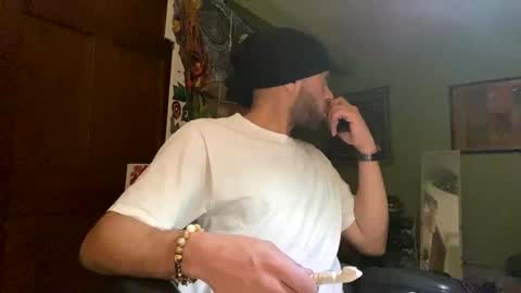 Snapshot of bigwalkdog12 chatting on 12-25-24, 09:24 Floppyphallus online show from 12-25-24, 09:24