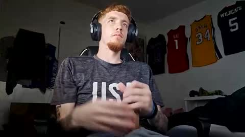 Snapshot of bigwhited2115 chatting on 10-25-25, 12:29 Onlyfans redheadedwhitedick online show from 10-25-25, 12:29