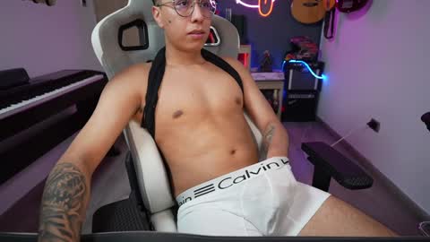 bigxboy96 online show from 02-03-25, 07:40