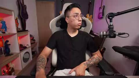 Snapshot of bigxboy96 chatting on 12-23-25, 04:21 bigxboy96 online show from 12-23-25, 04:21