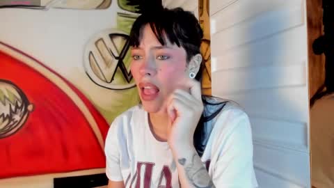 Snapshot of bilie__eilish chatting on 04-22-26, 01:01 bilie__eilish online show from 04-22-26, 01:01