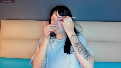 Snapshot of bilie__eilish chatting on 04-30-26, 12:11 bilie__eilish online show from 04-30-26, 12:11