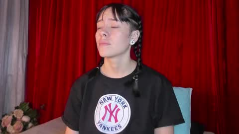 Snapshot of bilie__eilish chatting on 05-20-26, 12:33 bilie__eilish online show from 05-20-26, 12:33