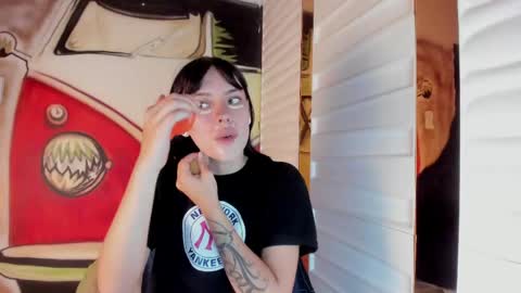 Snapshot of bilie__eilish chatting on 05-21-26, 11:28 bilie__eilish online show from 05-21-26, 11:28