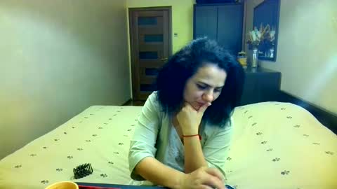 Snapshot of bililay chatting on 02-14-26, 10:28 DOM NIKA online show from 02-14-26, 10:28