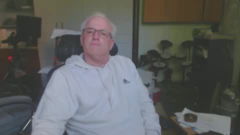 Snapshot of billp750876 chatting on 06-01-26, 08:43 billp750876 online show from 06-01-26, 08:43