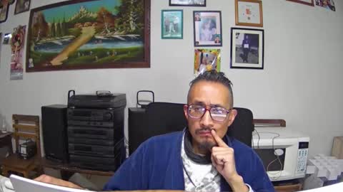 Snapshot of bisexmangenx chatting on 12-18-25, 08:09 Manu O online show from 12-18-25, 08:09