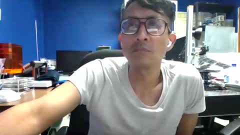 Snapshot of bisexmangenx chatting on 05-30-26, 01:14 Manu O online show from 05-30-26, 01:14