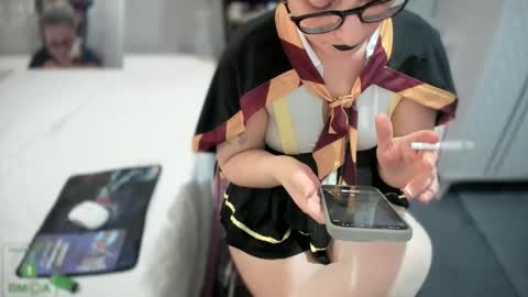 bisex woman online show from 12-19-25, 02:13