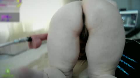 Snapshot of bisexyeliz35 chatting on 05-04-26, 03:30 bisex woman online show from 05-04-26, 03:30