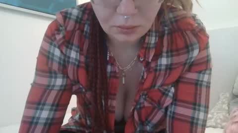 Snapshot of bishaun01 chatting on 11-24-25, 05:23 Dita online show from 11-24-25, 05:23