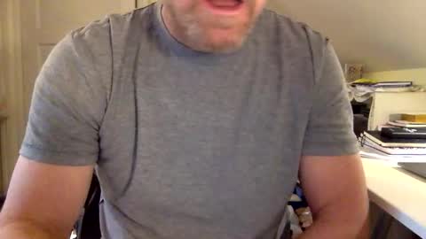 Snapshot of bisonbar chatting on 11-10-25, 03:55 BisonBar online show from 11-10-25, 03:55