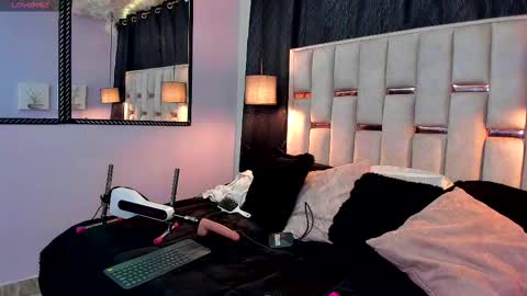  ..  .. online show from 02-11-25, 03:08