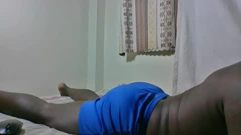 Snapshot of bitchcam_ chatting on 11-18-25, 04:28 bitchcam_ online show from 11-18-25, 04:28