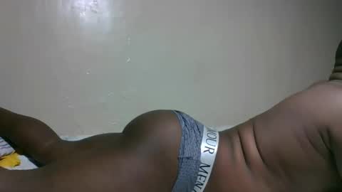 Snapshot of bitchcam_ chatting on 11-30-25, 05:28 bitchcam_ online show from 11-30-25, 05:28