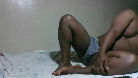 Snapshot of bitchcam_ chatting on 12-01-25, 11:48 bitchcam_ online show from 12-01-25, 11:48