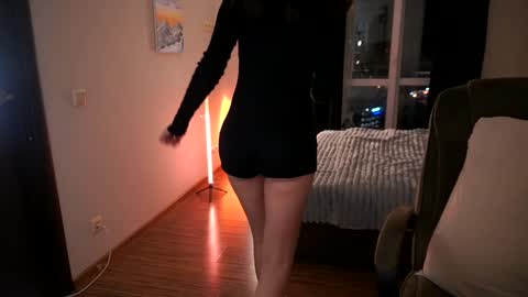 Ann Braslowsky online show from 10-04-25, 06:06