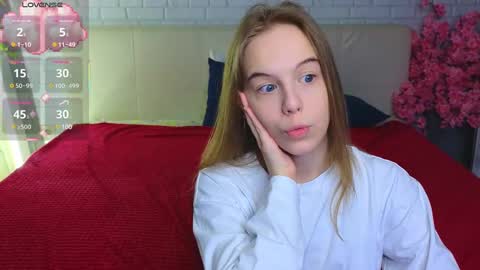 Julia online show from 03-10-25, 05:54