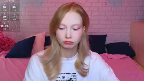 Julia online show from 03-11-25, 01:26