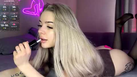 Snapshot of bklfeya chatting on 12-20-25, 10:55 bklfeya online show from 12-20-25, 10:55