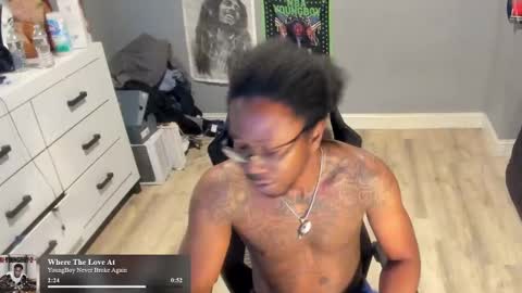 Plant Base Streamers From Pennsylvania online show from 10-28-25, 10:23