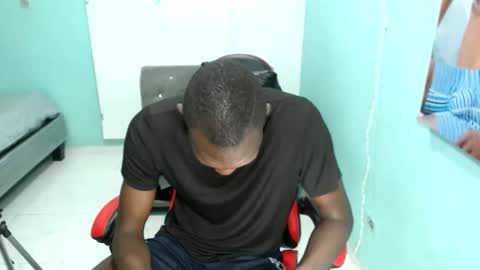 Snapshot of black30cmdick chatting on 11-16-25, 12:16 maquina online show from 11-16-25, 12:16