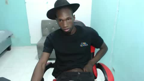 Snapshot of black30cmdick chatting on 11-23-25, 06:46 maquina online show from 11-23-25, 06:46