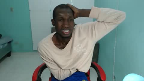 Snapshot of black30cmdick chatting on 12-01-25, 01:16 maquina online show from 12-01-25, 01:16